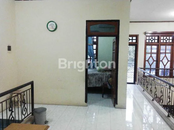 image RUMAH 2 LANTAI DI KUTISARI SIAP HUNI (3)