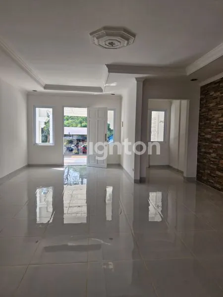 image RUMAH 2 LANTAI BARU RENOVASI DALAM CLUSTER LEGENDA WISATA (2)