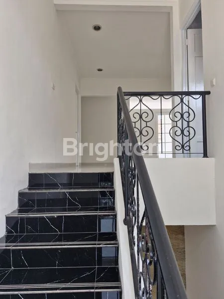 image RUMAH 2 LANTAI BARU RENOVASI DALAM CLUSTER LEGENDA WISATA (4)