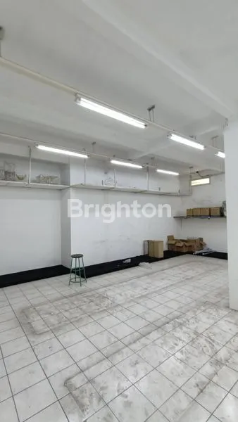 image DISEWAKAN TOKO STRATEGIS DI TAMAN MADIUN (5)