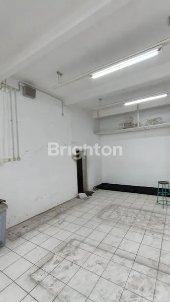 image DISEWAKAN TOKO STRATEGIS DI TAMAN MADIUN (3)