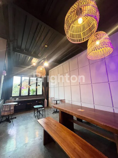 image RUMAH CAFE FULL FURNISH 3 LANTAI LT 270 (6)