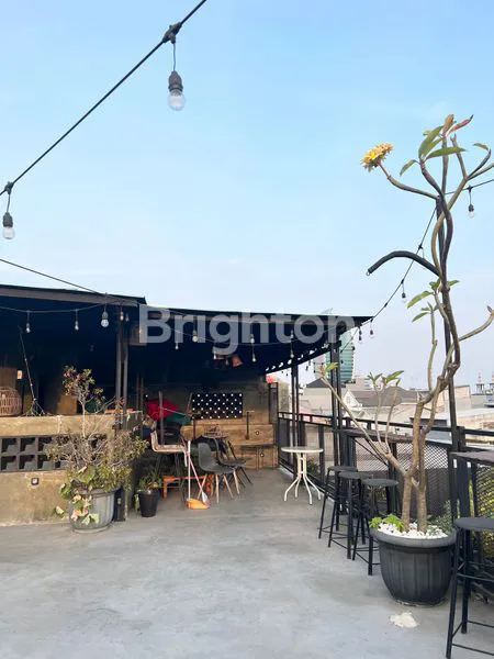 image RUMAH CAFE FULL FURNISH 3 LANTAI LT 270 (8)