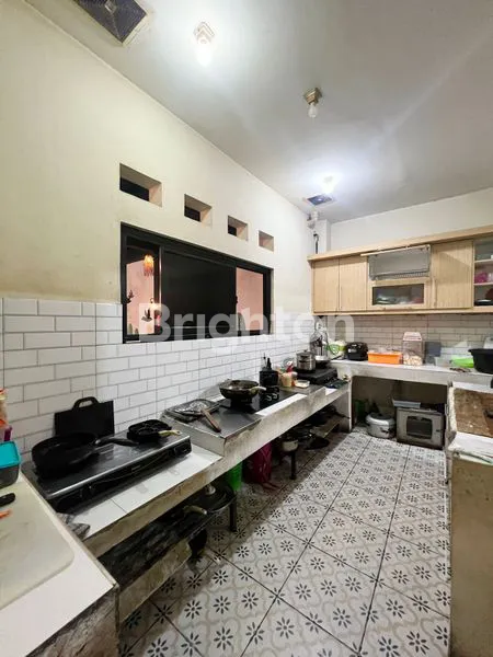 image RUMAH CAFE FULL FURNISH 3 LANTAI LT 270 (7)