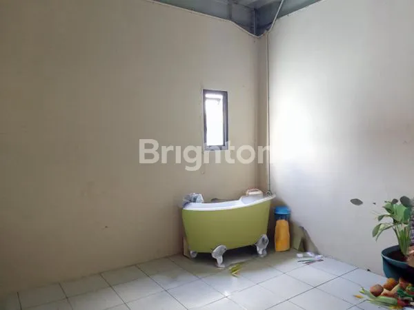 image RUKO 3 LANTAI STRATEGIS UNTUK USAHA DI KEMAYORAN (6)