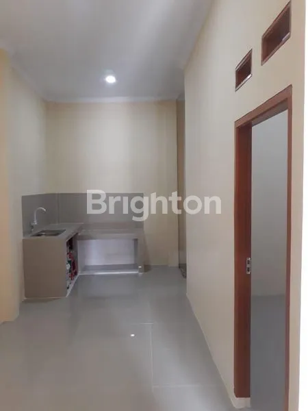 image RUMAH BARU RENOVASI SHM 2KT DI CIPONDOH MAKMUR (4)