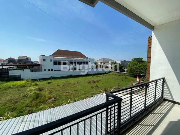 image RUMAH 2 LANTAI SIAP HUNI DI BANJARSARI SOLO (8)