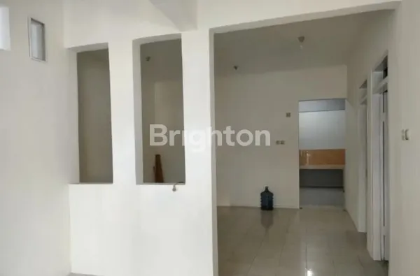 image RUMAH TINGGAL 2 LANTAI COCOK UNTUK KOST TOMANG JAKARTA BARAT (3)
