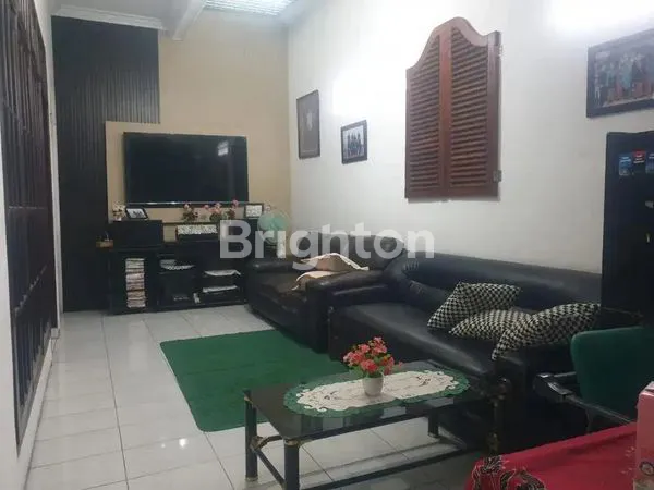 image RUMAH TENGAH KOTA MANYAR SAMBONGAN ADA TAMAN LOKASI STRATEGIS  (5)