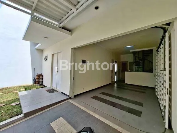 image RUMAH KUTISARI INDAH UTARA ADA TAMAN DAN KOLAM IKAN (3)