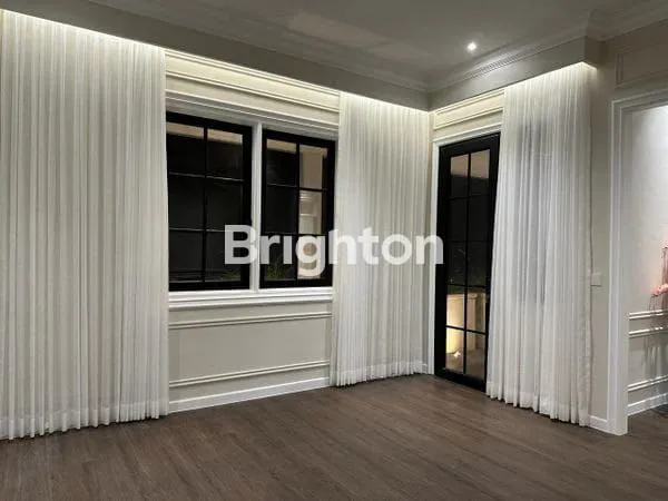 image RUMAH MEWAH 3 LANTAI DI RINJANI GAJAHMUNGKUR SEMARANG SELATAN (5)