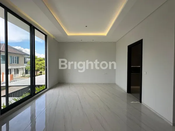 image RUMAH BARU MODERN MINIMALIS DI CITRALAND DEKAT UC, GRAHA DAN PAKUWON (6)