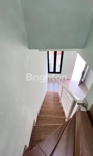 image UNDER 1M RUMAH BARU 2 LANTAI DEKAT UPN RUNGKUT, SURABAYA TIMUR (5)
