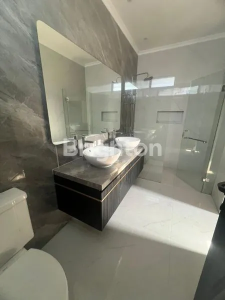 image RUMAH MEWAH 3 LT DI RINJANI DAERAH CANDI SEMARANG (5)