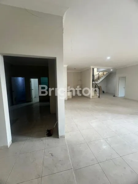 image RUMAH MEWAH 3 LT DI RINJANI DAERAH CANDI SEMARANG (8)