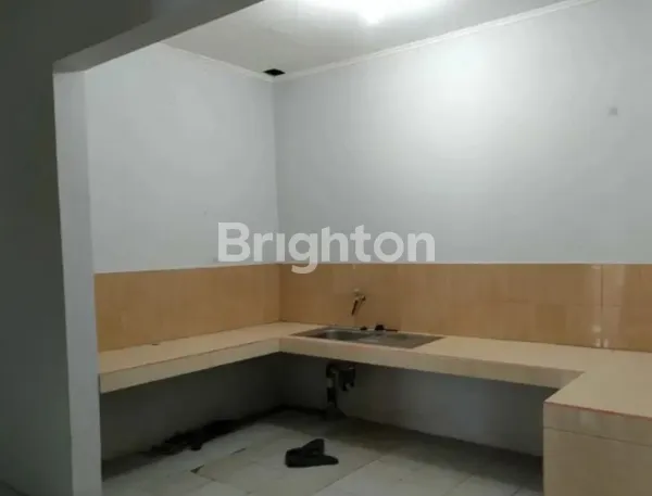 image RUMAH TINGGAL 2 LANTAI COCOK UNTUK KOST TOMANG JAKARTA BARAT (5)