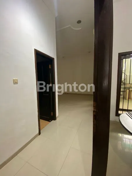 image RUMAH 1 LANTAI CANTIK LUAS DI PERUMAHAN PONDOK SURYA (2)