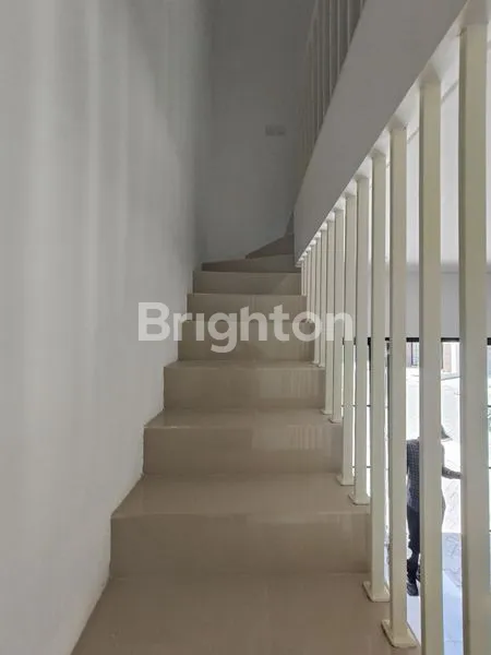 image RUMAH 2 LANTAI REGENCY ONE EASTPOINT SELANGKAH KE PAKUWON CITY (4)