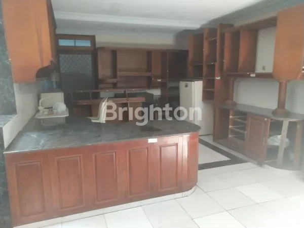 image RUMAH MEWAH 300M², 7+1 KT DI KLAMPIS (4)