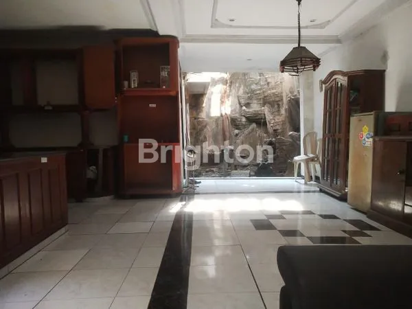 image RUMAH MEWAH 300M², 7+1 KT DI KLAMPIS (5)