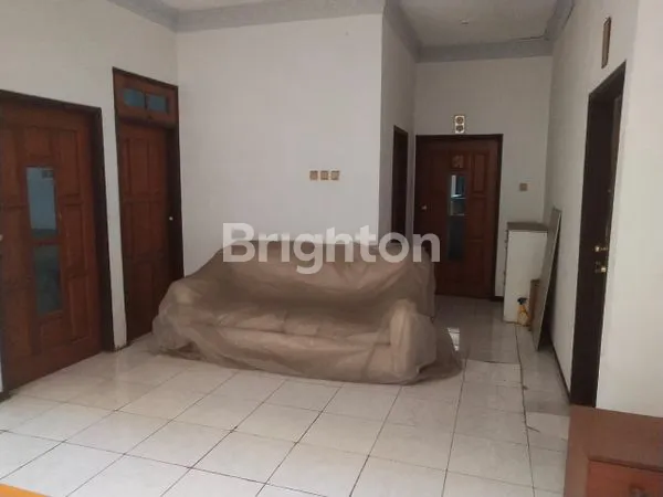 image RUMAH MEWAH 300M², 7+1 KT DI KLAMPIS (7)