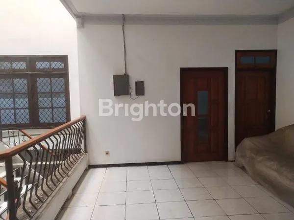 image RUMAH MEWAH 300M², 7+1 KT DI KLAMPIS (8)