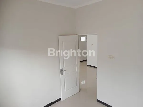 image RUMAH GRESS LT 90 DI ALANA CEMANDI SIDOARJO (2)