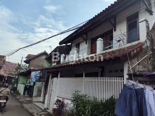 image RUMAH + TEMPAT USAHA DIJUAL DI SAYAP PADASUKA (3)