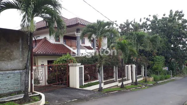 image RUMAH KLASIK RASA VILLA DI KAWASAN ELIT KOMPLEK BPPB PASIRMULYA BOGOR (1)