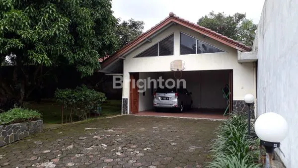 image RUMAH KLASIK RASA VILLA DI KAWASAN ELIT KOMPLEK BPPB PASIRMULYA BOGOR (4)