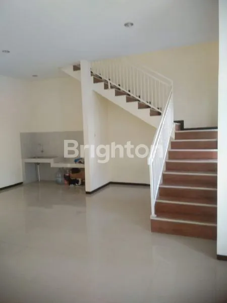 image RUMAH 2 LANTAI DI MULYOSARI (2)