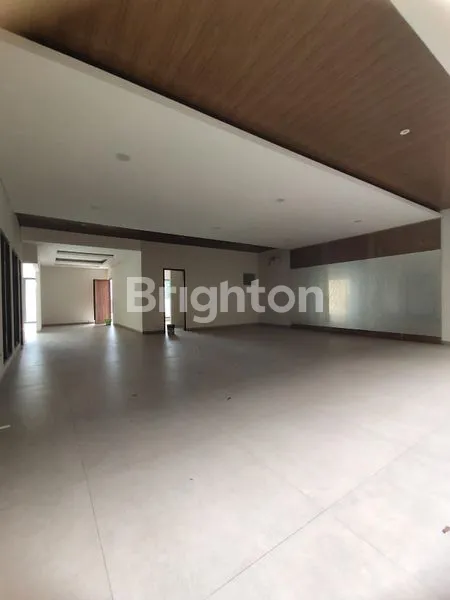 image RUMAH MEWAH GANDENG 750 M² DI KALIBANTENG SEMARANG BARAT (5)