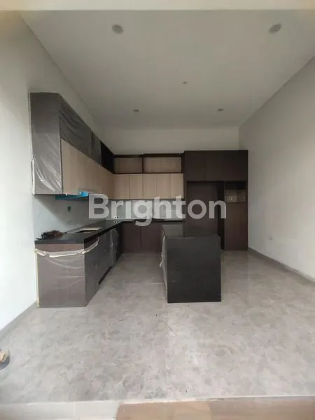 image RUMAH MEWAH GANDENG 750 M² DI KALIBANTENG SEMARANG BARAT (7)