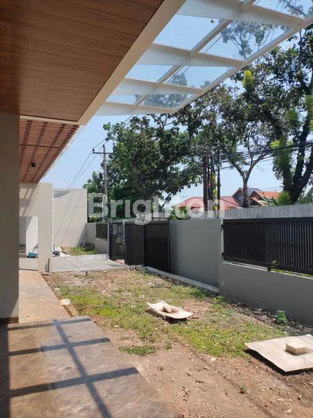 image RUMAH MEWAH GANDENG 750 M² DI KALIBANTENG SEMARANG BARAT (4)