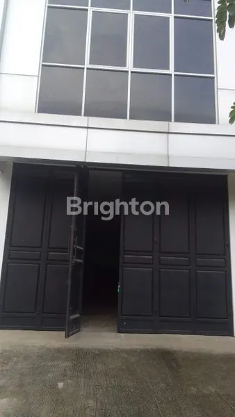 image RUKO 2 LANTAI DISEWAKAN – LOKASI SANGAT STRATEGIS, SHM, SIAP PAKAI! (2)