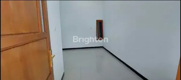 image RUMAH SIAP PAKAI SUDAH DIRENOVASI  DEKAT UPN PERUM PUTRA BANGSA  RUNGKUT (3)