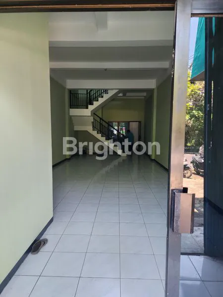 image RUKO STRATEGIS 3 LANTAI DI NGAGEL (2)