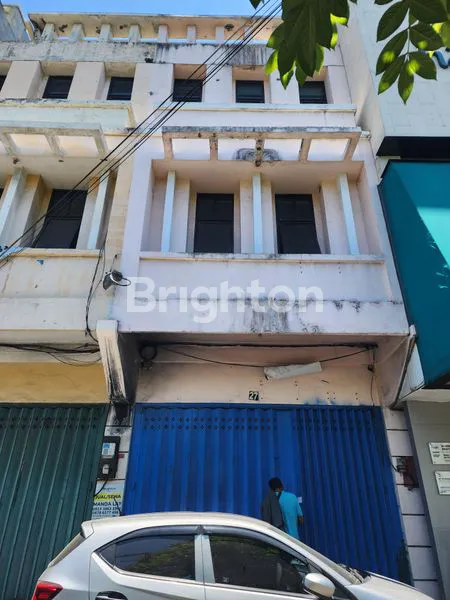 image RUKO STRATEGIS 3 LANTAI DI NGAGEL (1)