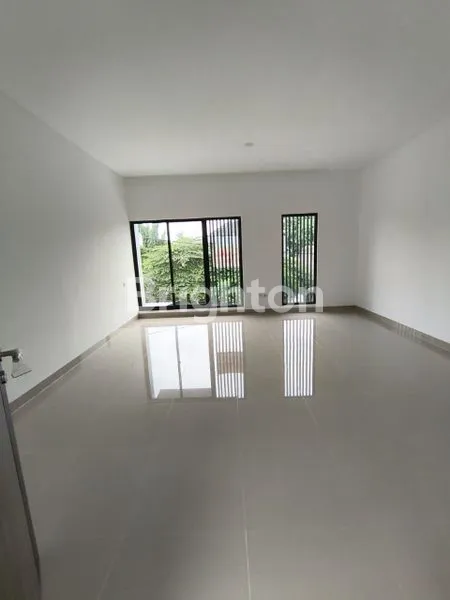 image RUMAH MERUYA UTARA DEKAT PUSAT KULINER JAKARTA BARAT (4)