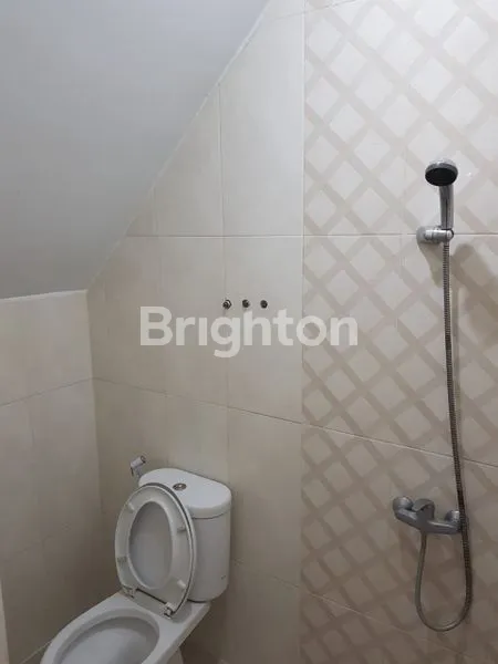 image RUMAH 2 LANTAI DI TAMAN KOPO INDAH 5 – LOKASI TENANG & NYAMAN (8)