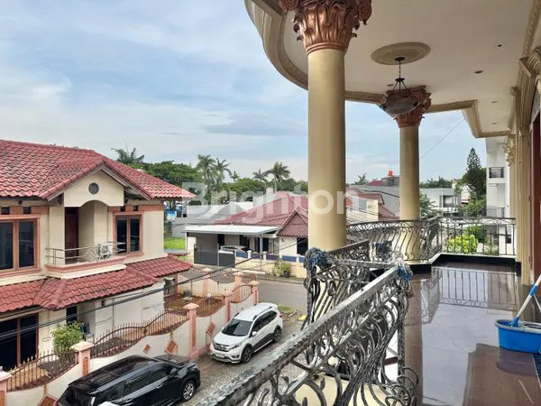 image RUMAH 2 LANTAI MEWAH FULL MARMER POSISI HOEK DALAM KOMPLEK ONE GATE SYSTEM CITRA GARDEN 2 (8)