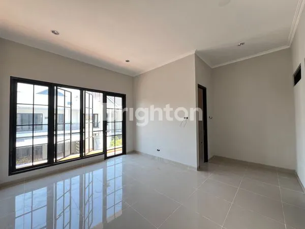 image RUNGKUT DEKAT MERR ROW 3 MOBIL (4)