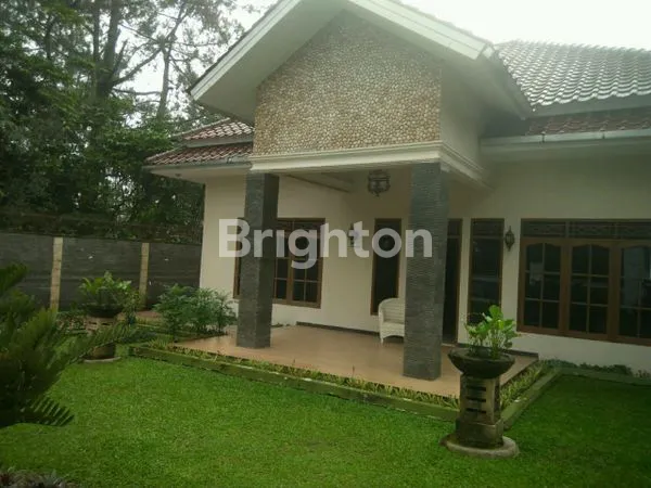 image VILLA DI CISARUA BOGOR (1)