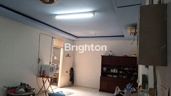 image RUMAH BESAR UNTUK BISNIS DIDEPAN JALAN RAYA KEBAYORAN LAMA  (4)