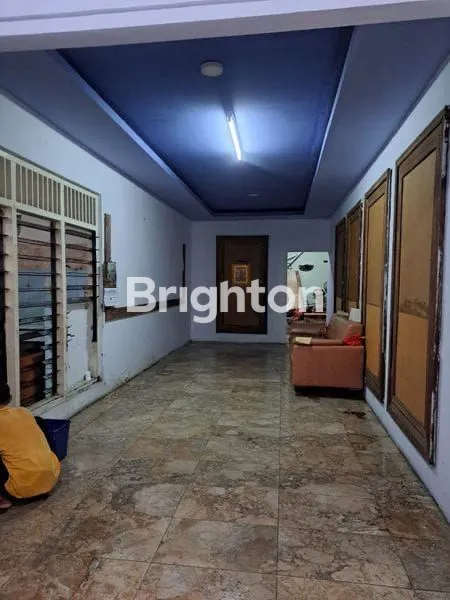 image RUMAH BESAR UNTUK BISNIS DIDEPAN JALAN RAYA KEBAYORAN LAMA  (6)