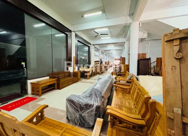 image DISEWAKAN GEDUNG ATAU RUKO 3 LANTAI SANGAT LUAS DI KEROBOKAN NEAR SEMINYAK BALI (3)