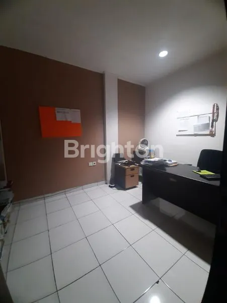 image RUKO 3 LANTAI TERUSAN SUTAMI (8)