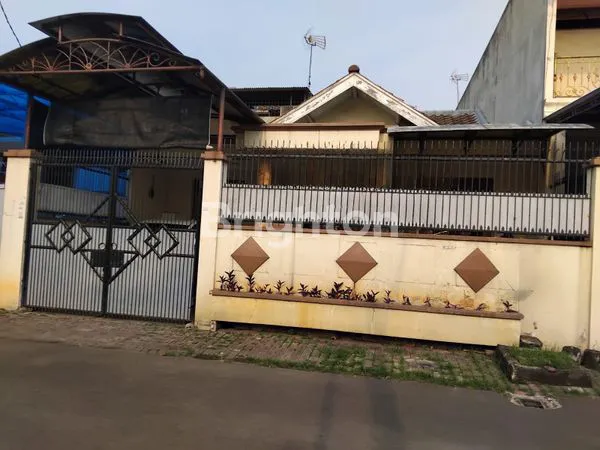 image RUMAH MINIMALIS 1 LANTAI SIAP HUNI – ADA DAK ATAS, SHM, LOKASI STRATEGIS  (1)