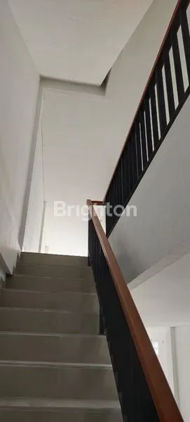 image DIJUAL RUKO GANDENG 6 UNIT – 3 LANTAI, LOKASI STRATEGIS & COCOK INVESTASI!  (2)