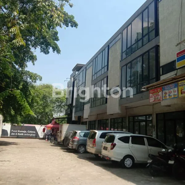 image DIJUAL RUKO GANDENG 6 UNIT – 3 LANTAI, LOKASI STRATEGIS & COCOK INVESTASI!  (1)